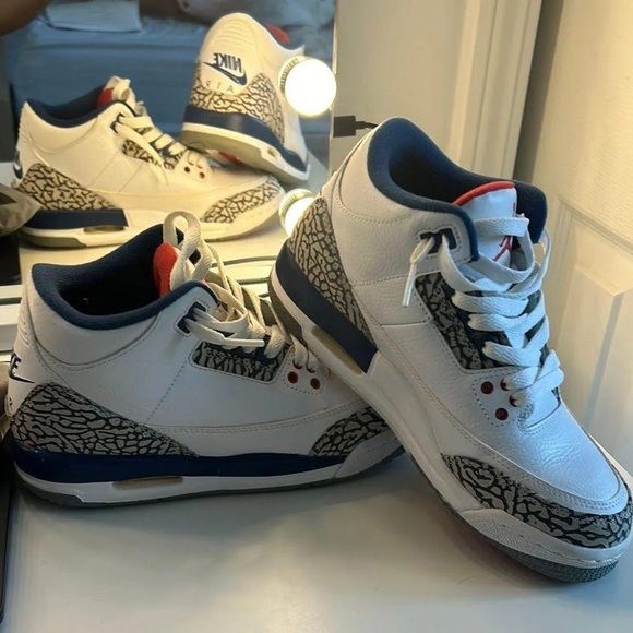 Jordan 3 retro true blue - size 4.5 in youth equivalent to 6 in women - Picture 2 of 4